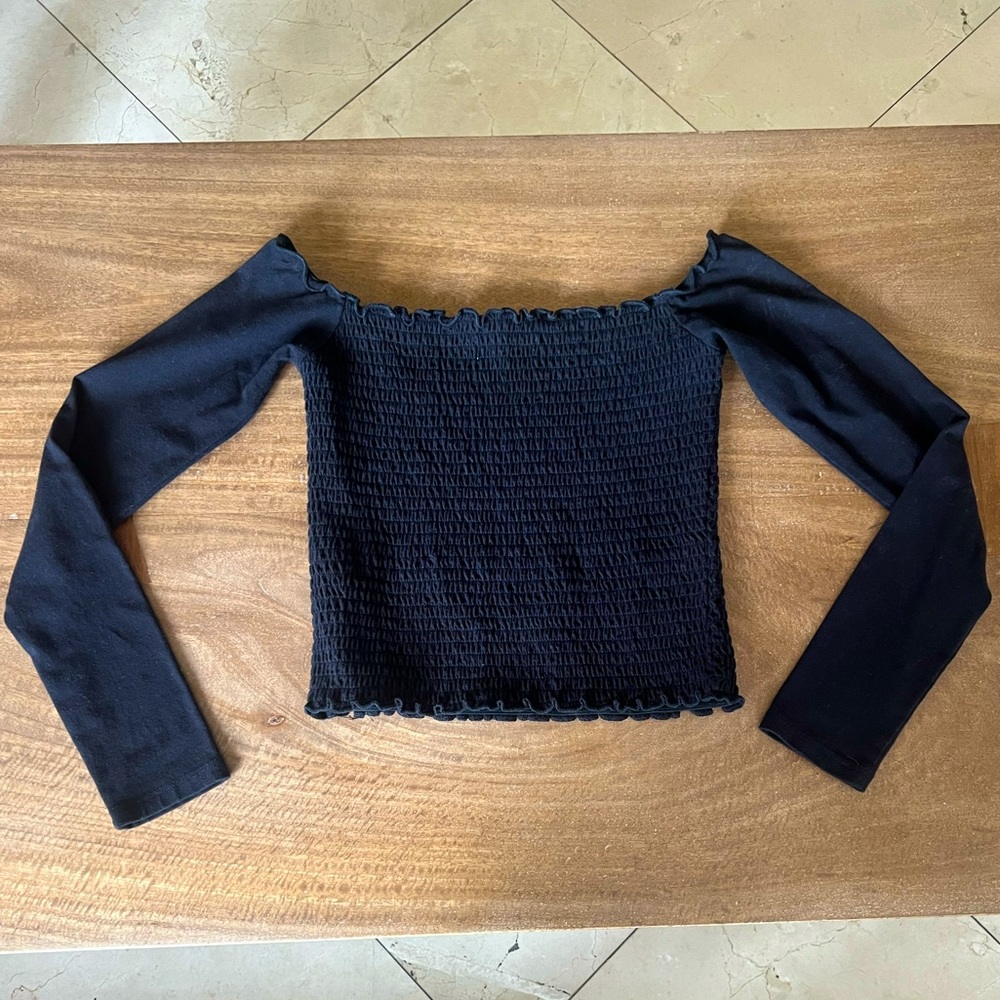 Hollister Long sleeve off the shoulder crop top